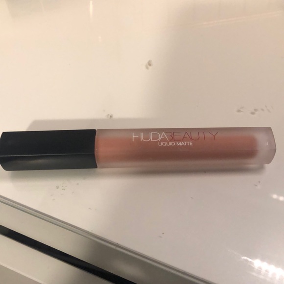 HUDA BEAUTY Other - Liquid lipstick HUDA BEAUTY Other - Liquid lipstick